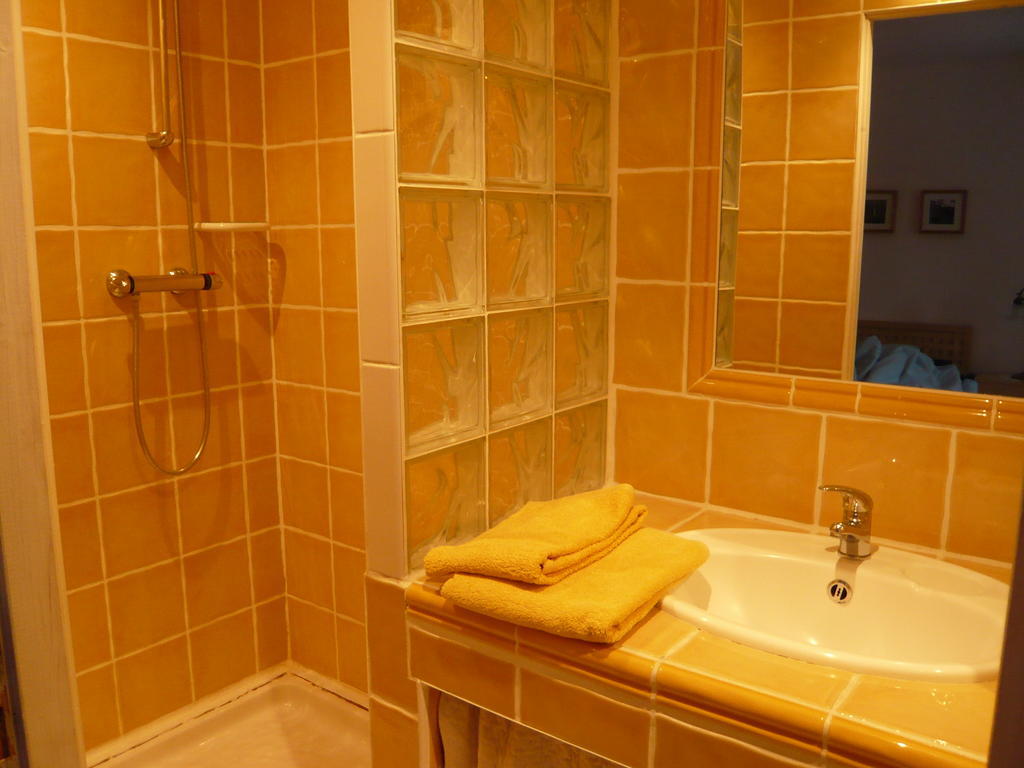 Bed and Breakfast Le Soubiran Berat Zimmer foto